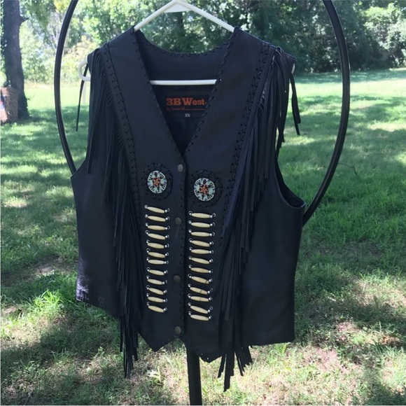 Like New! Fringed leather vest! - Picture 5 of 16
